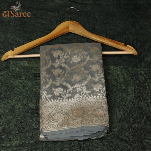 Khaddi georgette jangla design